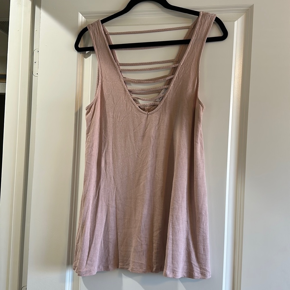 Ribbed flowy pink tank